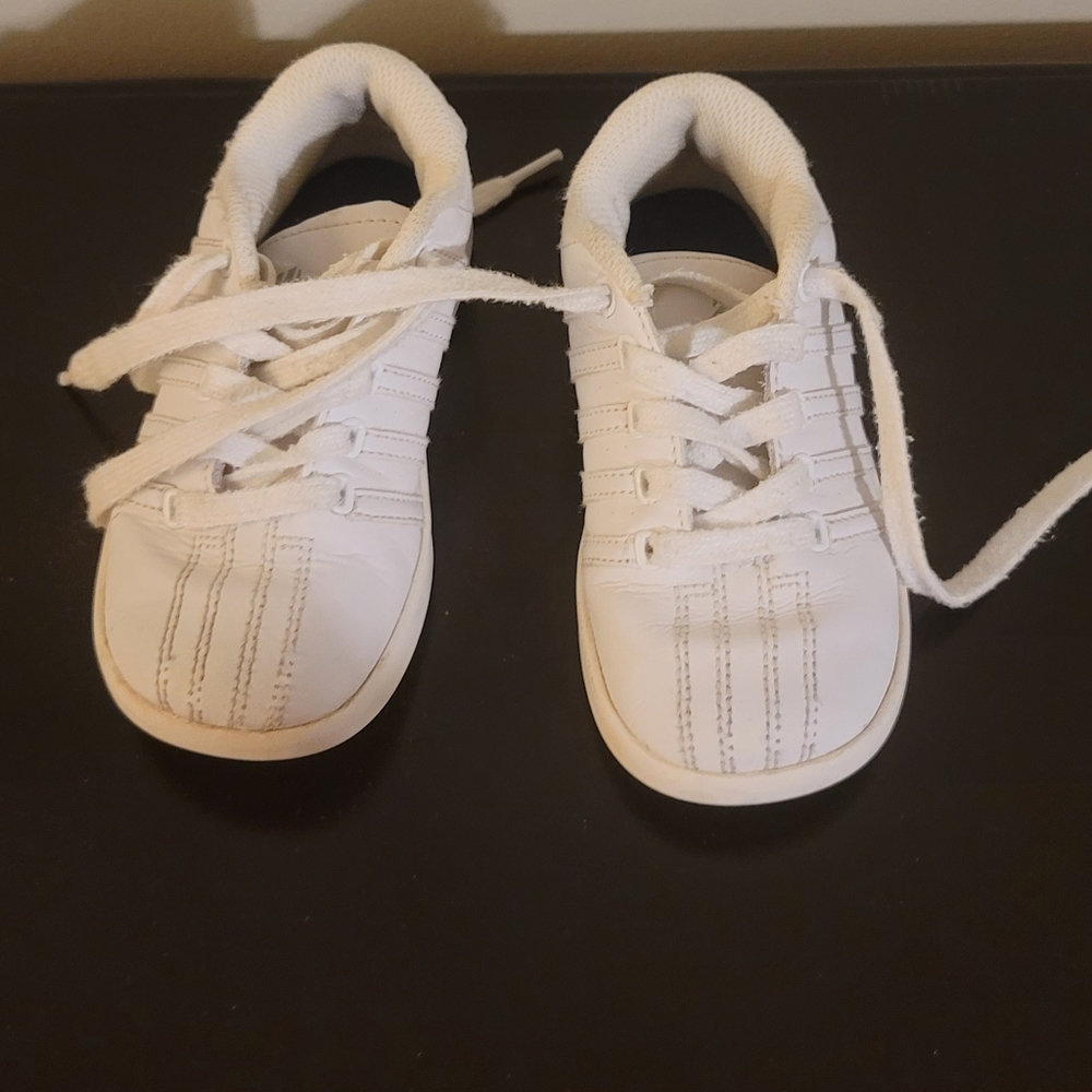 Girls K-Swiss classic sneakers